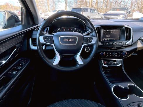 Used 2022 GMC Terrain SLE w/ Driver Convenience Package image 16