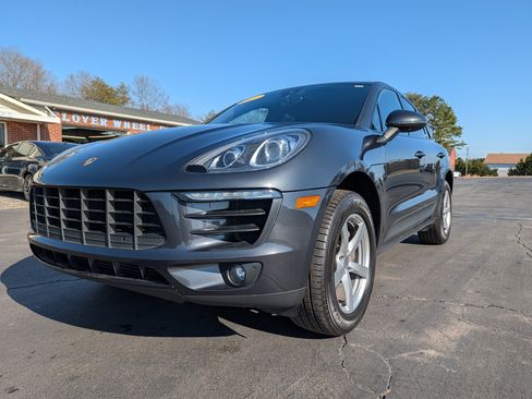 Used 2017 Porsche Macan image 2