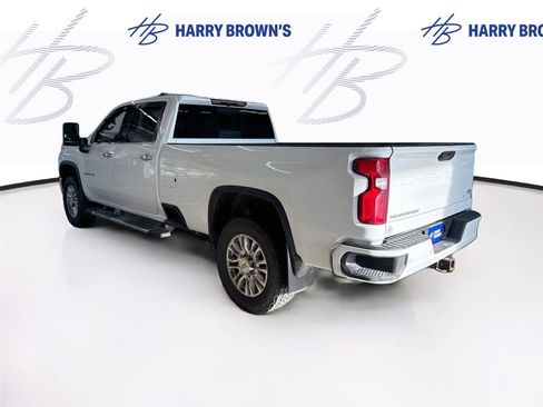 Used 2022 Chevrolet Silverado 3500 High Country AWD/4WD image 2