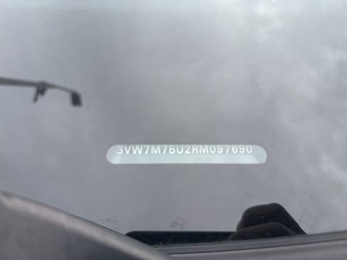 Used 2024 Volkswagen Jetta SE image 10