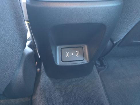 Used 2025 Hyundai Elantra Limited image 23