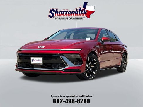 Used 2025 Hyundai Sonata SEL FWD image 1