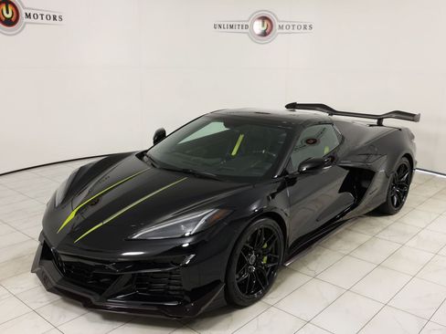 Used 2023 Chevrolet Corvette Z06 w/ Z07 Performance Package RWD image 35