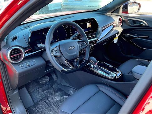 New 2026 Chevrolet Trax RS w/ Sunroof Package FWD image 6
