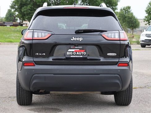 Used 2019 Jeep Cherokee Latitude Plus w/ Cold Weather Group AWD/4WD image 10