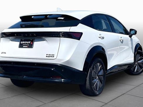 Used 2024 Nissan Ariya AWD image 12
