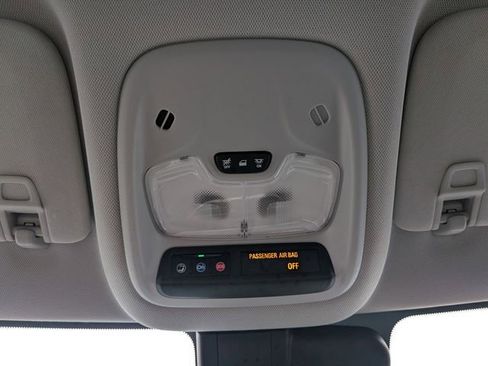 Used 2024 Chevrolet TrailBlazer LT image 25