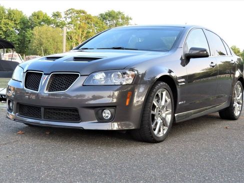 Used 2009 Pontiac G8 GXP RWD image 3