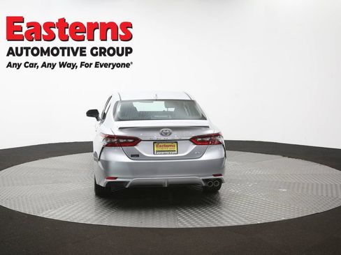 Used 2021 Toyota Camry SE w/ Carpet Mat Package (TMS) FWD image 35