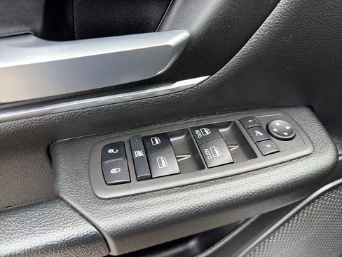 Used 2022 RAM 1500 Big Horn AWD/4WD image 12