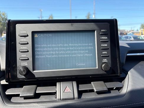 Used 2019 Toyota RAV4 LE w/ Carpet Mat Package AWD/4WD image 19