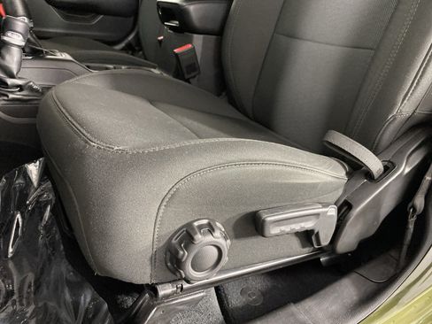 Used 2022 Jeep Wrangler Unlimited Sport AWD/4WD image 16