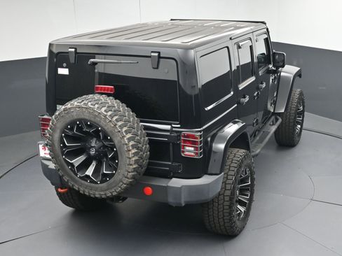 Used 2012 Jeep Wrangler Unlimited Sahara w/ Dual Top Group image 39