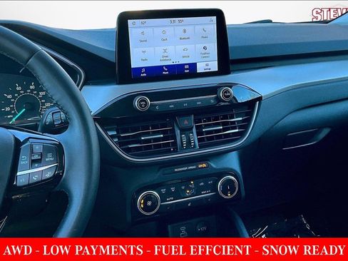 Used 2022 Ford Escape SE w/ Cold Weather Package image 9