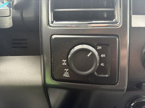 Used 2018 Ford F150 XLT w/ Equipment Group 302A Luxury AWD/4WD image 29