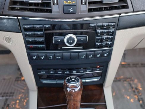 Used 2011 Mercedes-Benz E 550 E 550 image 32