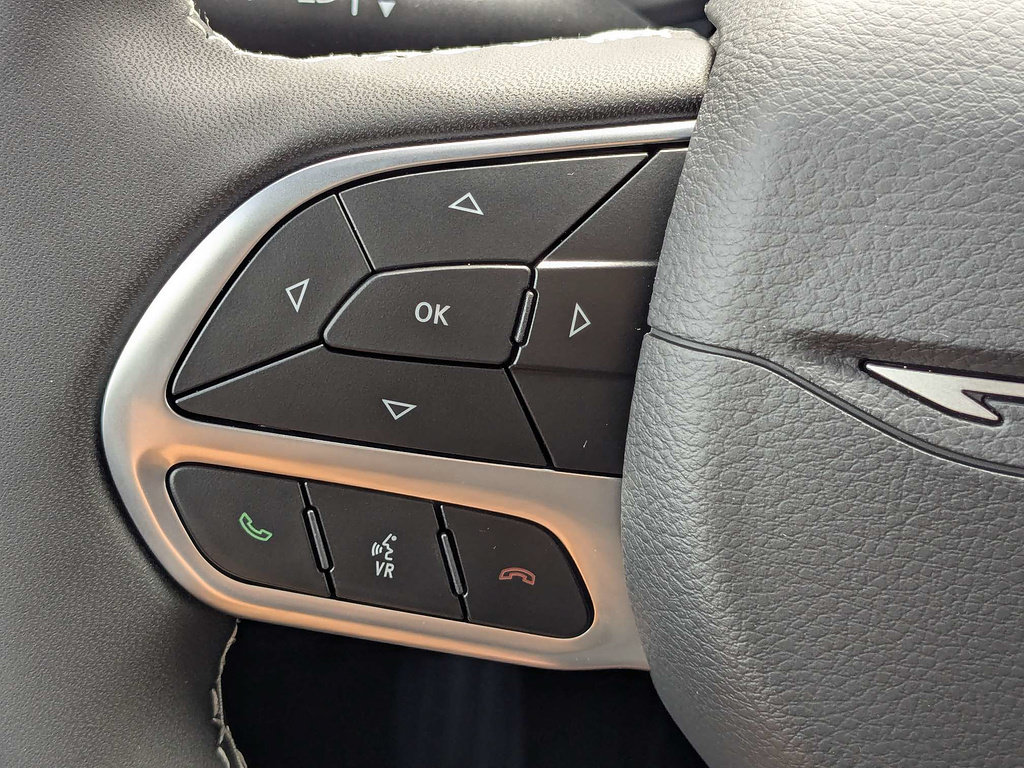 New 2027 Chrysler Pacifica Select FWD image 24
