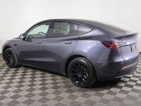Used 2022 Tesla Model Y Long Range AWD/4WD image 14