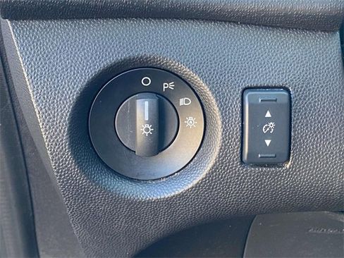 Used 2018 Ford Fiesta SE image 17