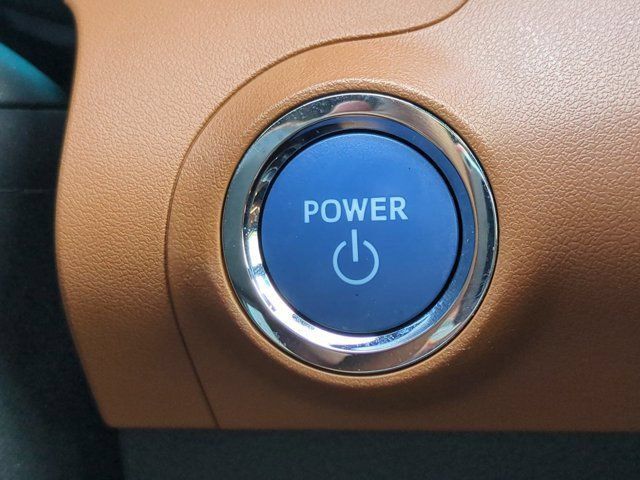 Used 2019 Toyota Avalon Limited FWD image 28