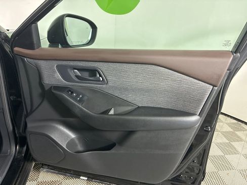 Used 2023 Nissan Rogue S AWD/4WD image 31