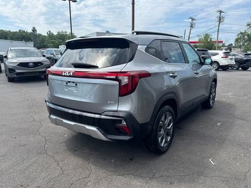 Used 2024 Kia Seltos S AWD/4WD image 2
