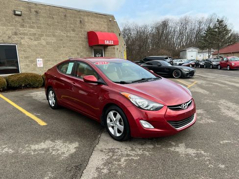 Used 2013 Hyundai Elantra GLS w/ Preferred Pkg image 3