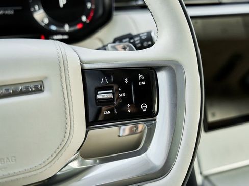 Used 2024 Land Rover Range Rover SV image 67