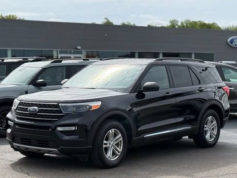 Used 2020 Ford Explorer XLT w/ Equipment Group 202A AWD/4WD image 33
