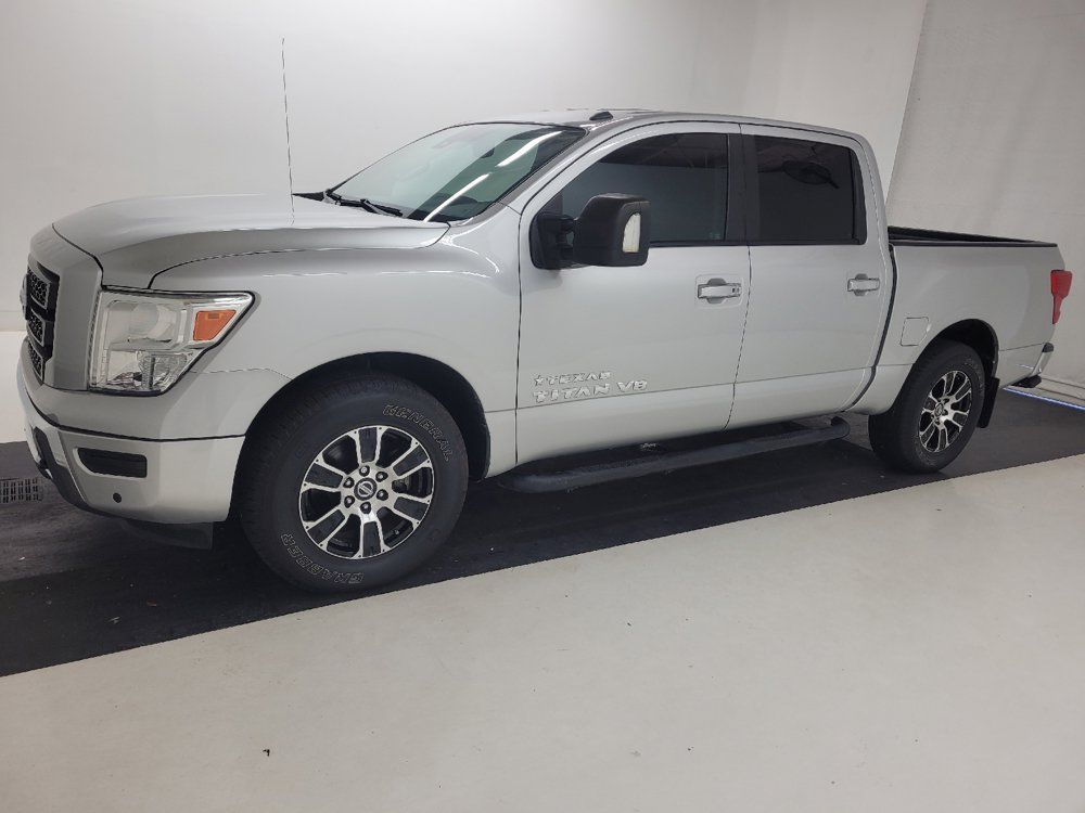 Used 2020 Nissan Titan SV w/ SV Convenience Package RWD image 2