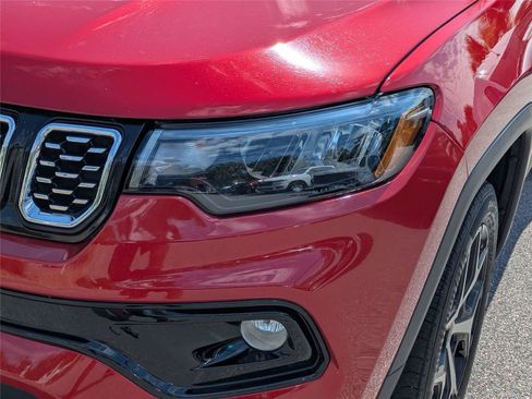 Certified 2025 Jeep Compass Limited AWD/4WD image 11