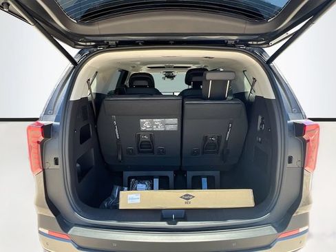 New 2026 Kia Carnival SX Prestige FWD image 28