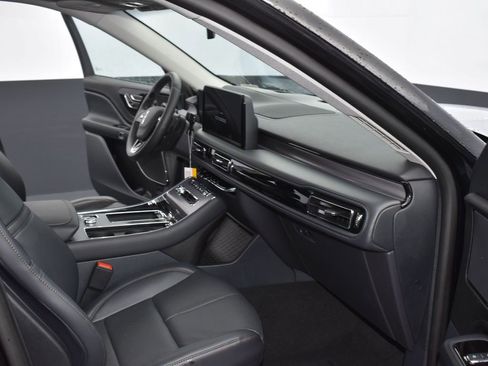 Used 2025 Lincoln Aviator AWD w/ Jet Appearance Package image 13