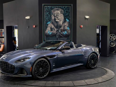 Used 2021 Aston Martin DBS Superleggera Volante image 1