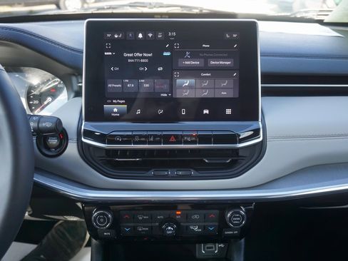 Used 2024 Jeep Compass Limited image 10