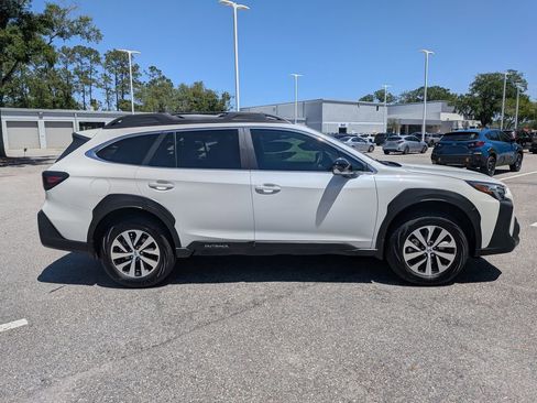 Used 2025 Subaru Outback Premium image 2