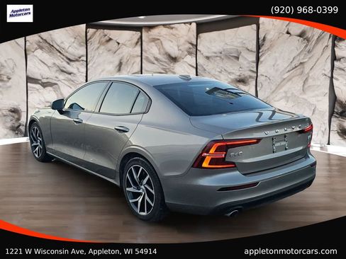 Used 2019 Volvo S60 T5 Momentum w/ Premium Package image 10