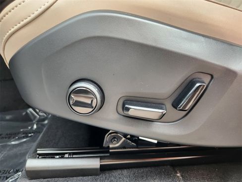 New 2026 Volvo XC90 B6 Plus w/ Protection Package Premier image 8