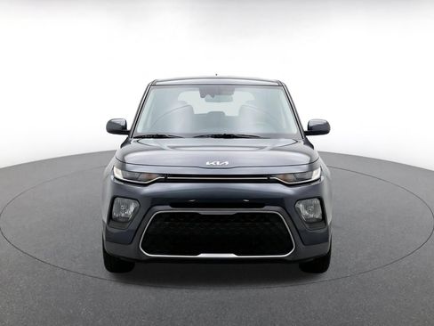 Used 2025 Kia Soul LX w/ LX Technology Package FWD image 2