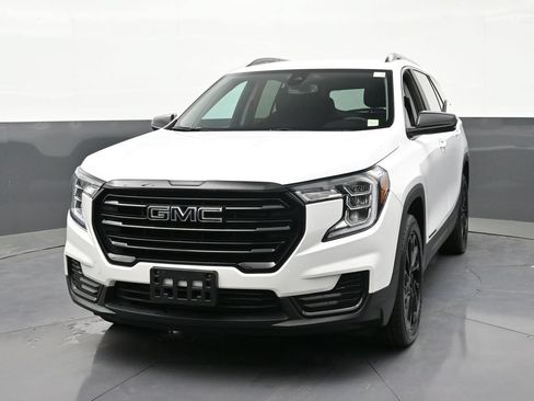 Used 2023 GMC Terrain SLE w/ Elevation Edition AWD/4WD image 8