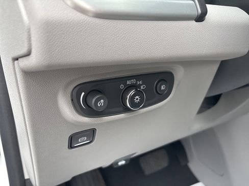 Used 2023 GMC Terrain SLT FWD image 24
