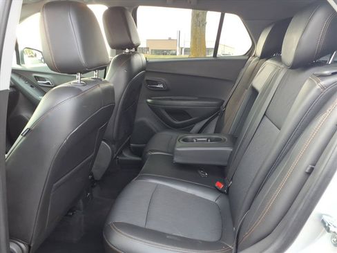 Used 2019 Chevrolet Trax LT w/ LT Convenience Package AWD/4WD image 29