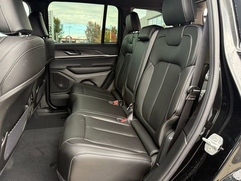 New 2025 Jeep Grand Cherokee Limited w/ Black Appearance Package image 25