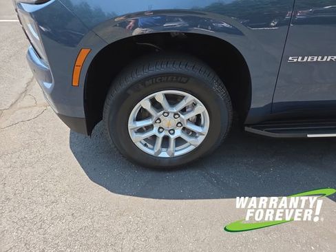 New 2026 Chevrolet Suburban LT w/ Comfort Package AWD/4WD image 18