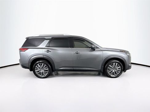 Used 2025 Nissan Pathfinder SL w/ SL Premium Package FWD image 11