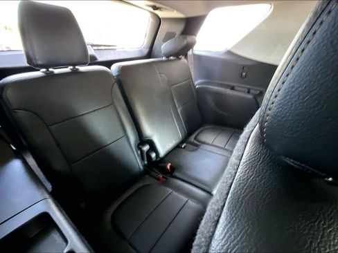 Used 2019 Chevrolet Traverse LT FWD image 38