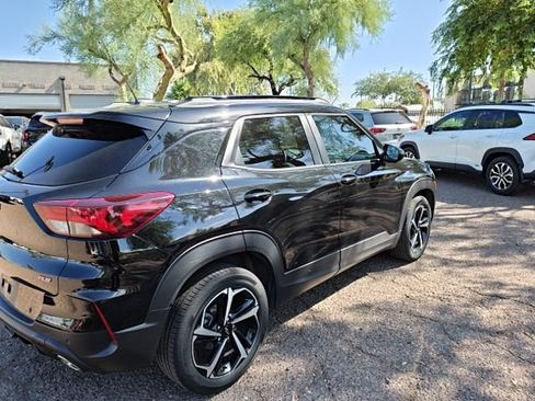Used 2022 Chevrolet TrailBlazer RS w/ Technology Package FWD image 12