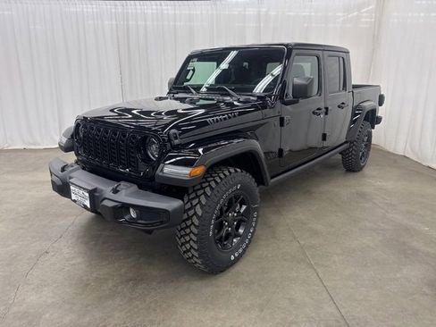 Used 2025 Jeep Gladiator Willys image 3