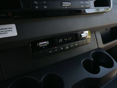Used 2025 Mercedes-Benz Sprinter 2500 image 14