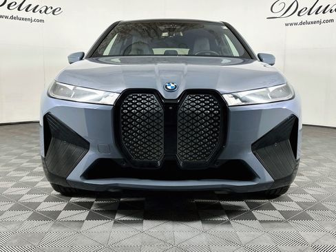Used 2024 BMW iX xDrive50 w/ Premium Package AWD/4WD image 2